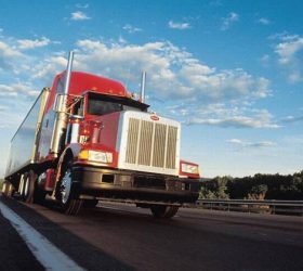 Ways to Spot the Best Trucking Company to Hire